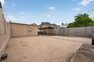 2219 Sealy St, Galveston, TX 77550 - Photo 35