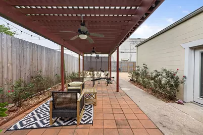 2219 Sealy Street, Galveston, TX 77550 - Photo 33