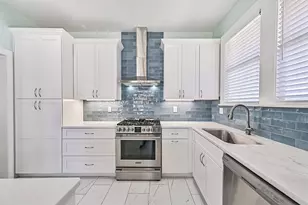 3519 Ave R 1/2, Galveston, TX 77550 - Photo 13