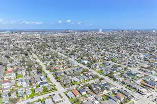 3519 Ave R 1/2, Galveston, TX 77550 - Photo 43