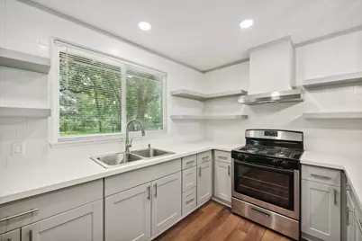 317 Redwood Street, Lake Jackson, TX 77566 - Photo 17