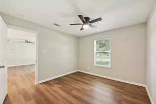 317 Redwood St, Lake Jackson, TX 77566 - Photo 23