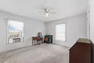 717 Bolling Ln, Houston, TX 77076 - Photo 11