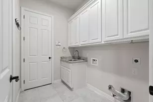 126 E Cove View Trail, The Woodlands, TX 77389 - Photo 23