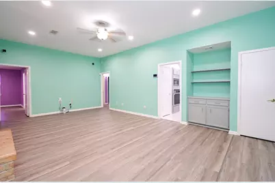 8615 Belle Park Drive, Houston, TX 77099 - Photo 11