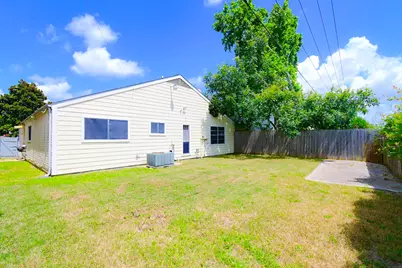 8615 Belle Park Drive, Houston, TX 77099 - Photo 41