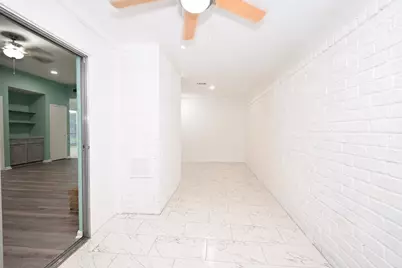 8615 Belle Park Drive, Houston, TX 77099 - Photo 33