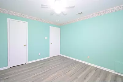 8615 Belle Park Drive, Houston, TX 77099 - Photo 39