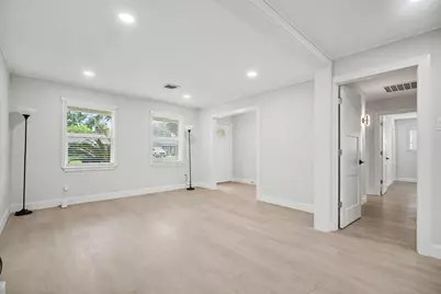 9323 Meadowbriar Lane, Houston, TX 77063 - Photo 11