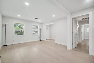 9323 Meadowbriar Ln, Houston, TX 77063 - Photo 11