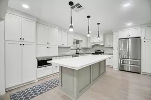 9323 Meadowbriar Ln, Houston, TX 77063 - Photo 7