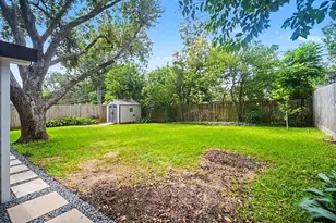 9323 Meadowbriar Ln, Houston, TX 77063 - Photo 37