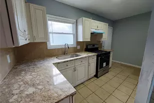 1728 W 8th St, Freeport, TX 77541 - Photo 3