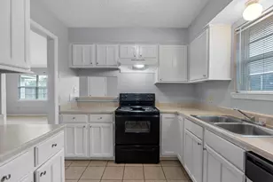 11942 Silver Island Cir, Houston, TX 77067 - Photo 5