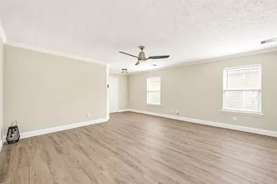 7331 Liberty Tree Lane, Houston, TX 77049 - Photo 9