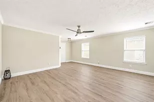 7331 Liberty Tree Ln, Houston, TX 77049 - Photo 9