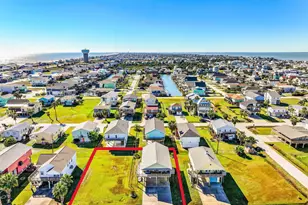 4126 Grayson Dr, Galveston, TX 77554 - Photo 1