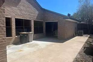 11831 Oak Meadow Dr, Meadows Place, TX 77477 - Photo 9