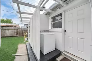 2902 Truxillo St, Houston, TX 77004 - Photo 29