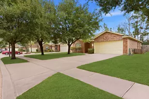 2526 Hidden Park Ln, Conroe, TX 77385 - Photo 3