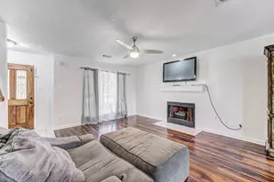 6826 River Bluff Dr, Houston, TX 77085 - Photo 11
