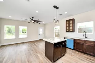 13513 Segrest Dr, Houston, TX 77047 - Photo 9