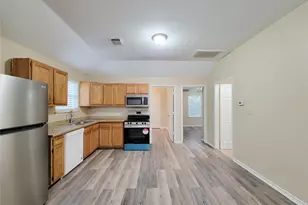 12700 Royal Green Dr, Conroe, TX 77303 - Photo 3