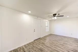 7811 St Louis St, Houston, TX 77028 - Photo 25