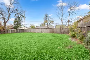 4426 Brookfield Dr, Houston, TX 77045 - Photo 25