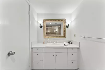 648 S Ripple Creek Drive #648, Houston, TX 77057 - Photo 13