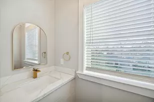 1003 E 28th St, Houston, TX 77009 - Photo 23