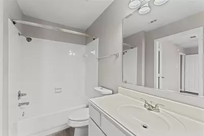 105 Green Isle Ave Avenue #105, Dickinson, TX 77539 - Photo 11