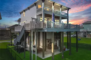 2630 Breaker Dr, Crystal Beach, TX 77650 - Photo 3