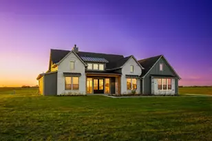 114 Country Vw Ln, Schulenburg, TX 78956 - Photo 1