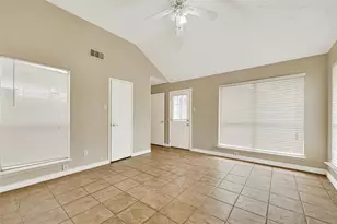 12322 Meadow Ridge Dr, Stafford, TX 77477 - Photo 17