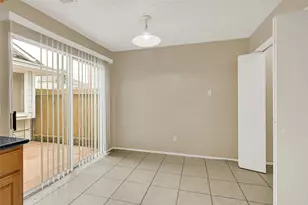 12322 Meadow Ridge Dr, Stafford, TX 77477 - Photo 13