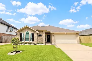 236 Almond Dr, Lake Jackson, TX 77566 - Photo 1