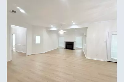 236 Almond Drive, Lake Jackson, TX 77566 - Photo 5