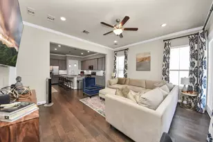 1407 Adell Rose Ln, Houston, TX 77043 - Photo 15