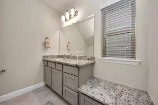 1407 Adell Rose Ln, Houston, TX 77043 - Photo 5