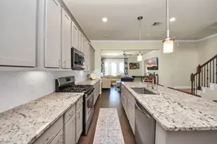 1407 Adell Rose Ln, Houston, TX 77043 - Photo 11