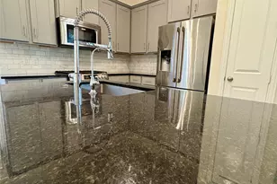 215 Club Crest Ln, Houston, TX 77009 - Photo 9