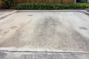 215 Club Crest Ln, Houston, TX 77009 - Photo 23