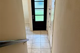 215 Club Crest Ln, Houston, TX 77009 - Photo 5