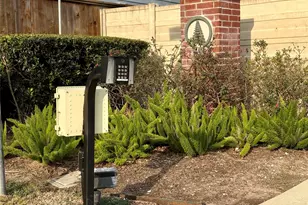 215 Club Crest Ln, Houston, TX 77009 - Photo 19