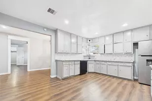 1212 Alamo St, Rosenberg, TX 77471 - Photo 3