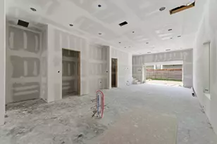 112 E 27th St, Houston, TX 77008 - Photo 9