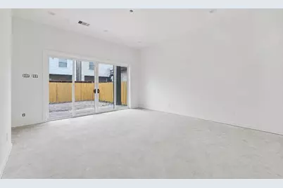 112 E 27th Street, Houston, TX 77008 - Photo 9