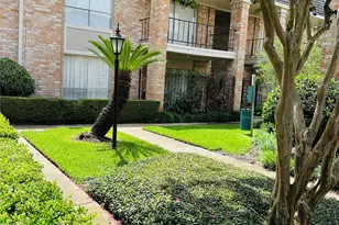 2224 S Piney Point Rd, Houston, TX 77063 - Photo 15