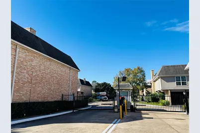 2224 S Piney Point Road #114, Houston, TX 77063 - Photo 3